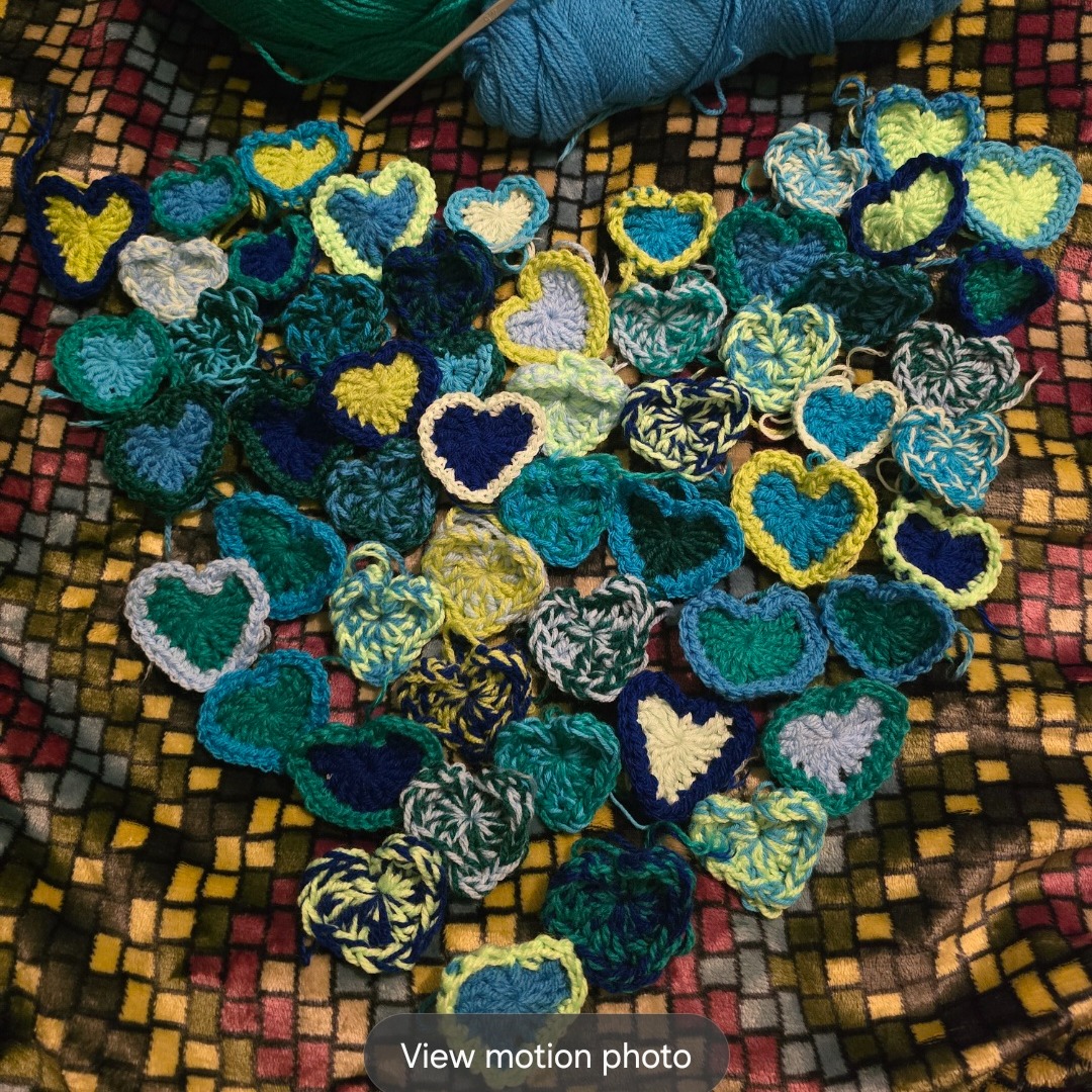 Crochet green&blue hearts for NF